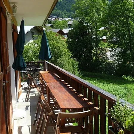 T3 à Avec Balcon, Proche Centre Et Remontées Mécaniques, 6 Personnes - Fr-1-676-10 *